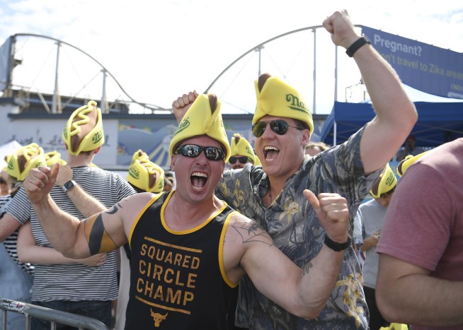 We have a wiener! Joey Chestnut eats 71 hot dogs for title