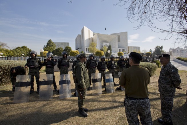 Top Pakistani court upholds acquittal, frees Christian woman