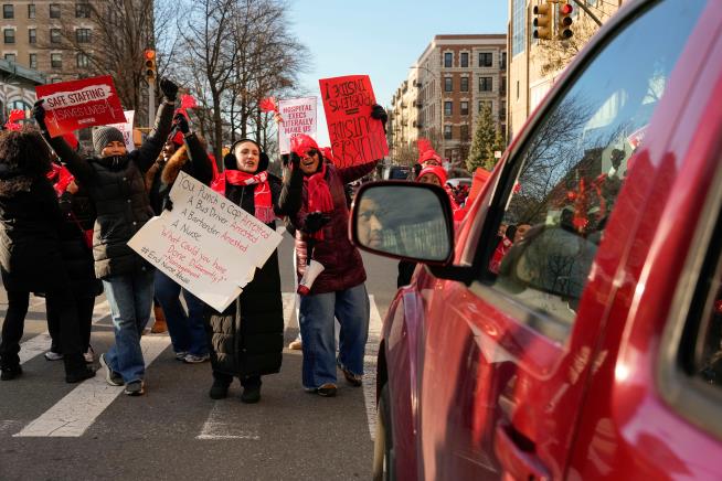 Thousands of nurses go on strike at several major New York City hospitals