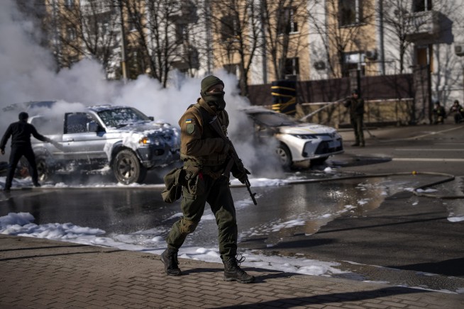 Russians advance on Ukraine's ports, meet resistance in city