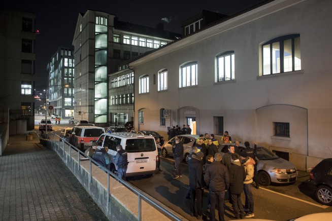 Swiss police: 3 injured in gunman's attack at Zurich mosque