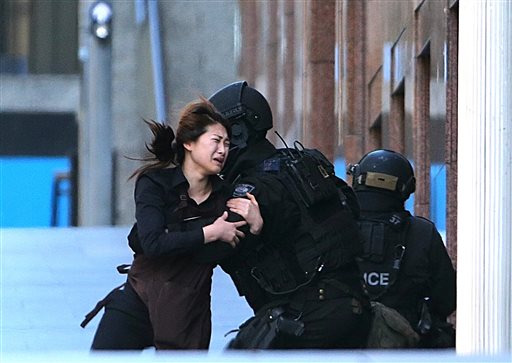 Police: 3 dead, including gunman, in Sydney crisis
