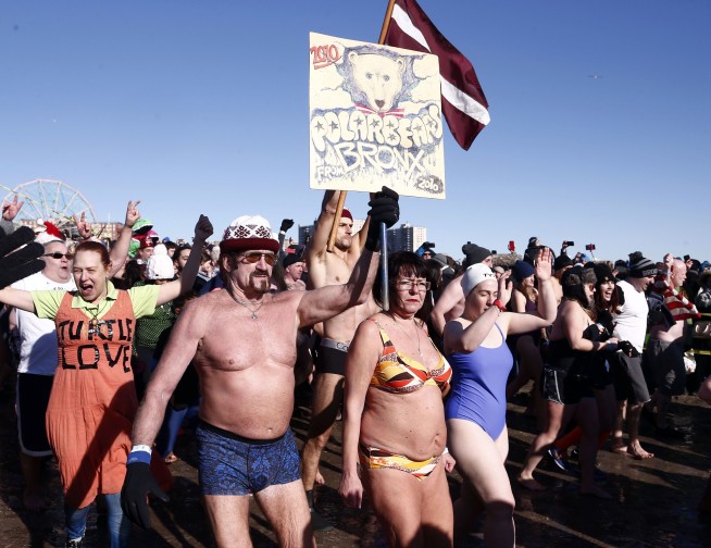 Hundreds take part in frigid Coney Island Polar Bear plunge