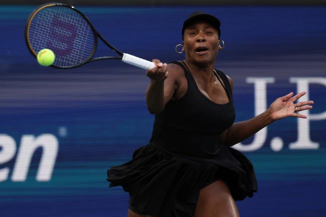 Venus Williams is back at the Australian Open 5 years after her last appearance, 28 after her 1st