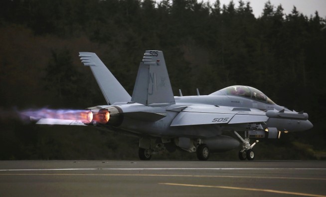 2 Navy aviators are declared dead after a fighter jet crashed in Washington state
