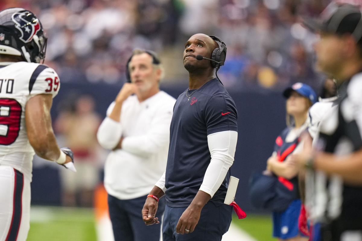 Richardson scores twice before leaving with concussion as Colts beat Texans  31-20