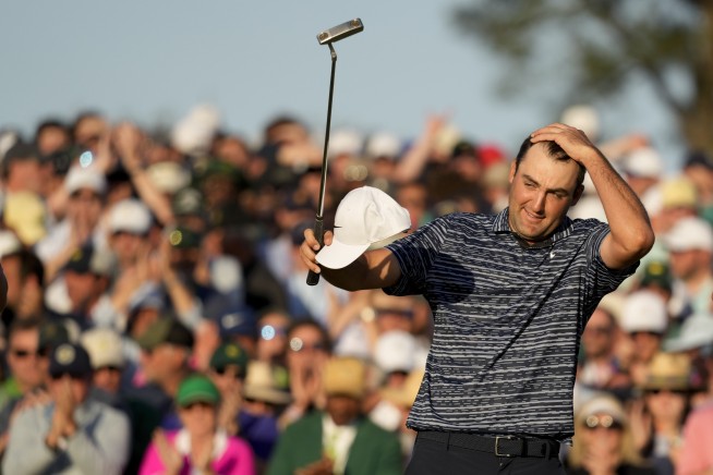 Scheffler gets Masters green jacket to go with No. 1 ranking