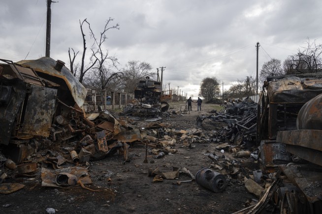 Ukrainian governor: Russian strikes kill at least 6 in Lviv