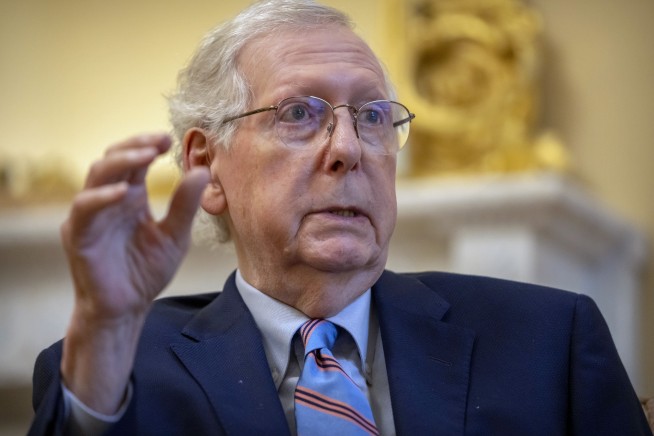 Congress approves temporary funding and pushes the fight over the federal budget into the new year