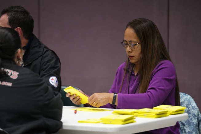 Boeing factory workers vote to reject contract and continue 6-week strike