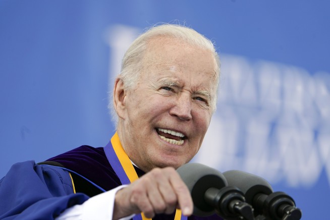 Biden tells Delaware grads to step up, 'now it's your hour'