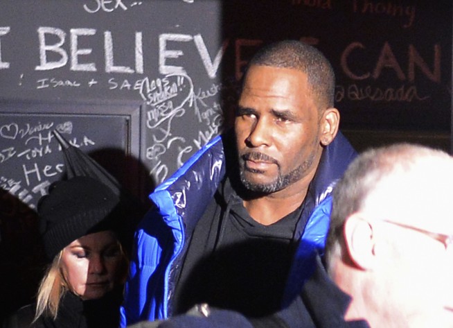 The Latest: Lawyer: R. Kelly to stay jailed 1 or 2 more days