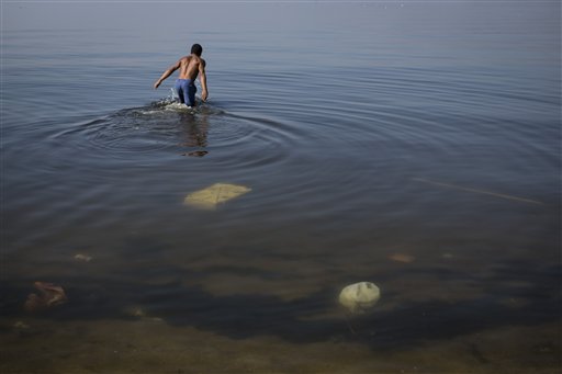 Sailing official wants Rio water pollution tests