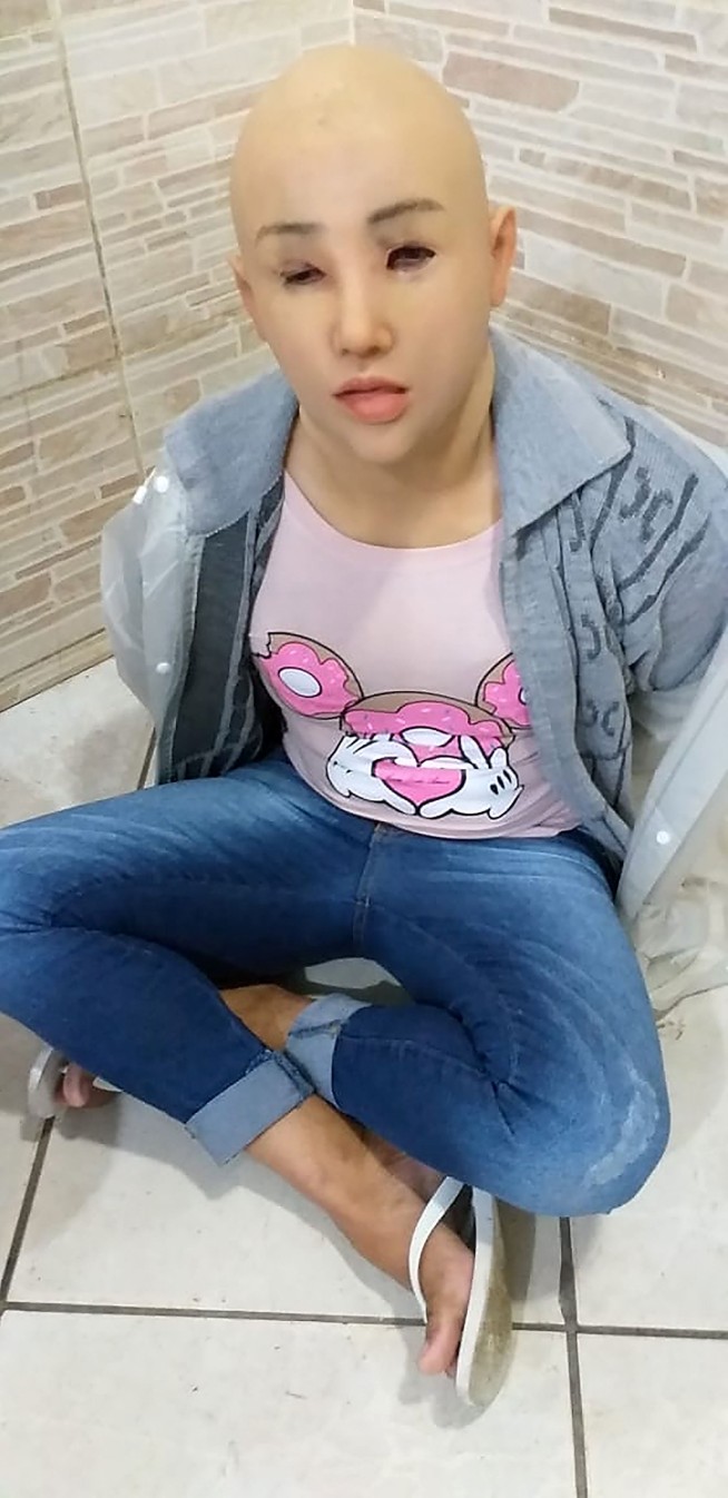 Brazil gang leader dresses up as daughter in jail escape bid