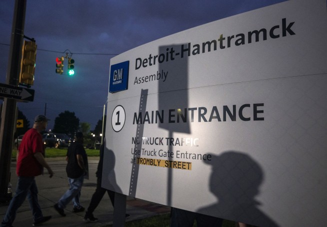 GM to invest $2.2B in Detroit to build electric vehicles