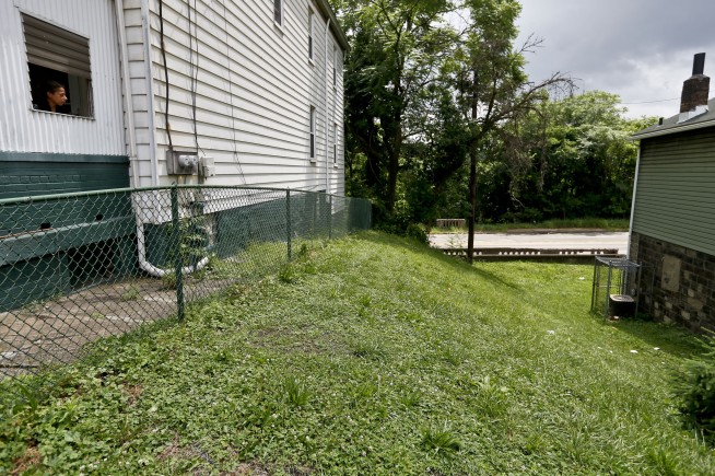 Police fatally shoot 17-year-old boy fleeing traffic stop