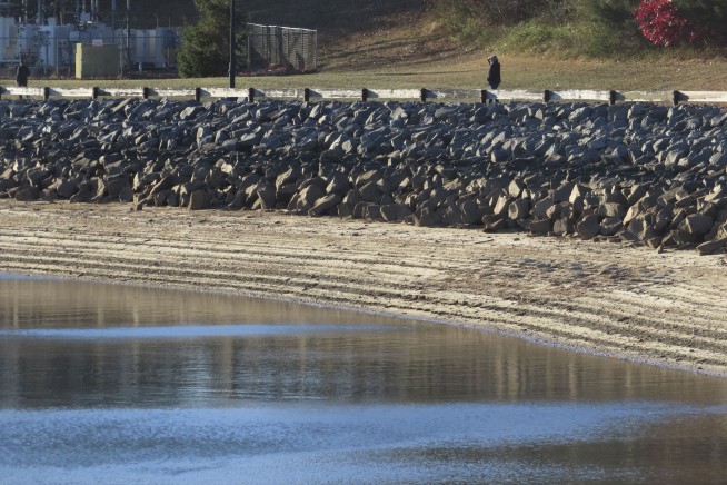 2 charged with setting some Northeast wildfires amid New Jersey drought warning and blazes out West