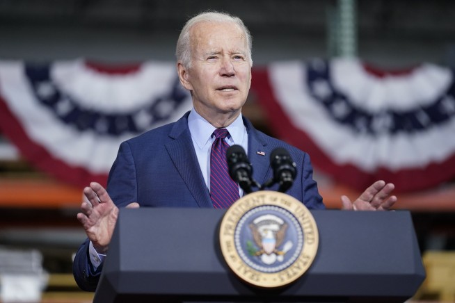 White House says internet providers to discount fee for poor