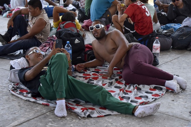 3,000 migrants begin walk north from southern Mexico