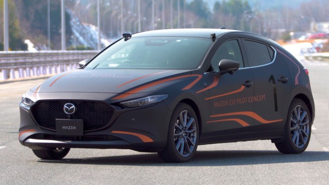 Mazda vai vender carros que param se o motorista cochilar