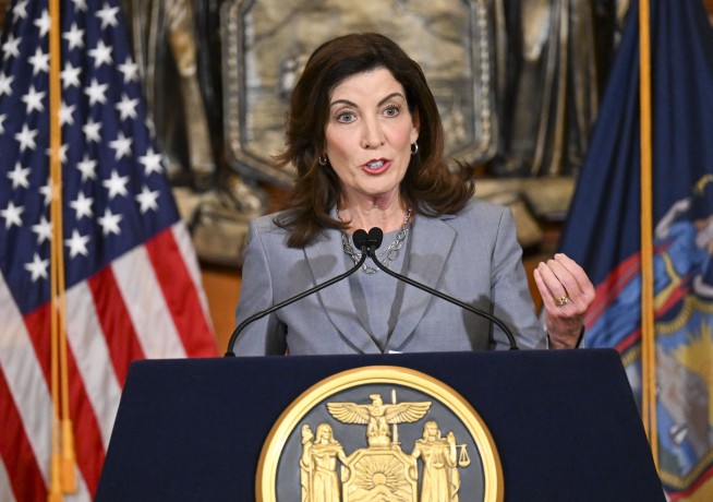 Gov. Hochul considering a face mask ban on New York City subways, citing antisemitic acts