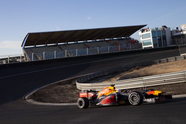 Red Bull official proposes camp for F1 drivers despite virus
