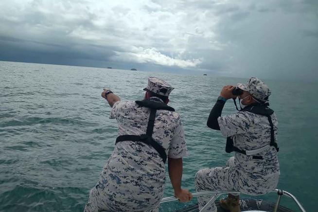 2 European divers rescued in Indonesia, Dutch teenager dead