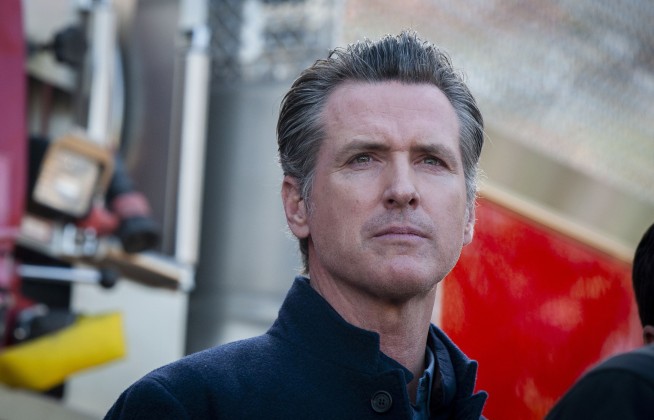 Crews make progress on large Southern California wildfire