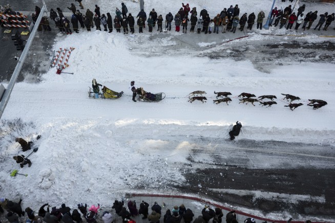 Lack of snow north of the Alaska Range prompts Iditarod to move official start to Fairbanks