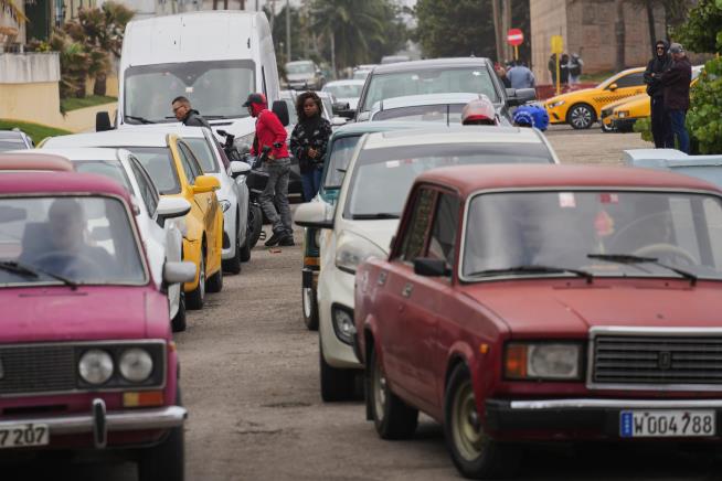 Trump threatens tariffs on any country selling oil to Cuba, backing Mexico into a corner