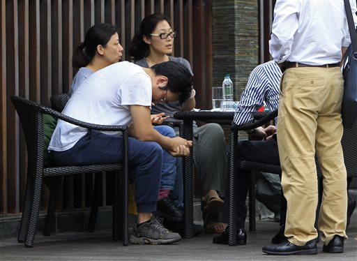 Australia checking 2 objects in search for plane