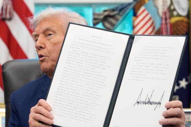 Trump signs executive order supporting proposed deal to put TikTok under US ownership