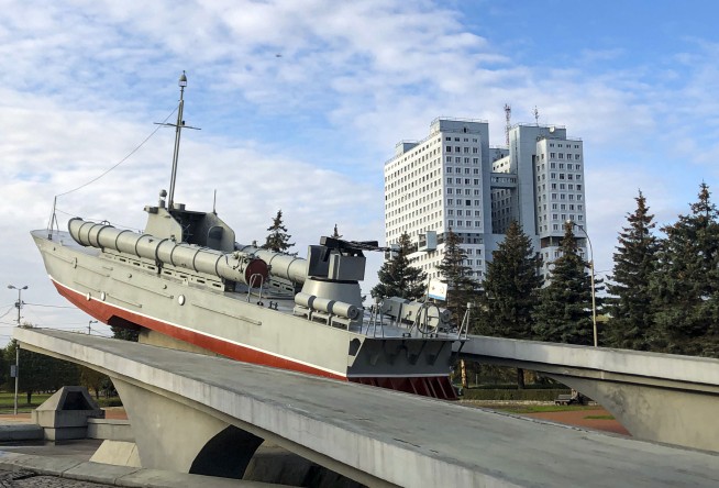 Russian city to demolish derided 'Robot' building