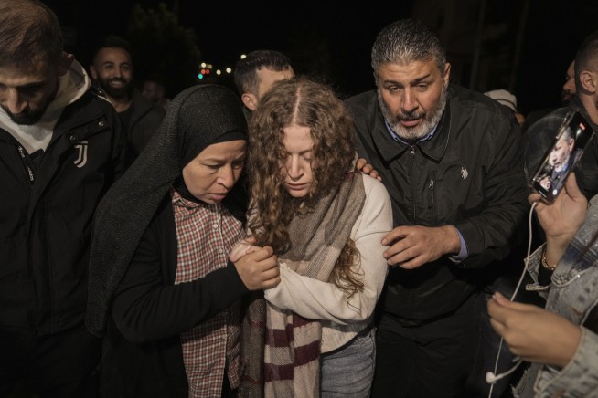 Live updates | Two Israeli hostages are released after Hamas and Israel extend their cease-fire