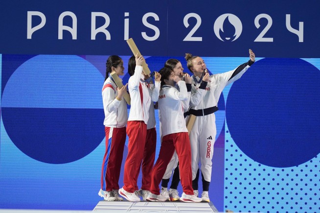 North Korea wins first diving medal ever, as China continues dominance with another gold