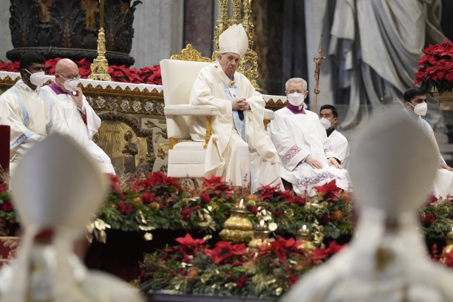 Pope, in New Year's homily, praises women as peacemakers