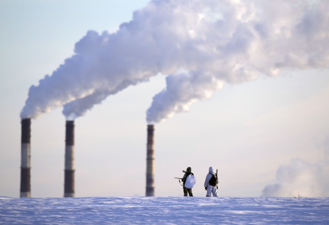 Europe's deep freeze causes deaths, disrupts traffic