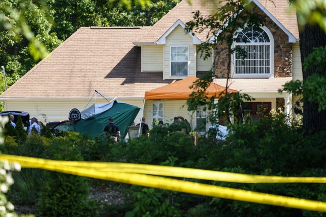 2 dead, 12 injured in shooting at New Jersey house party