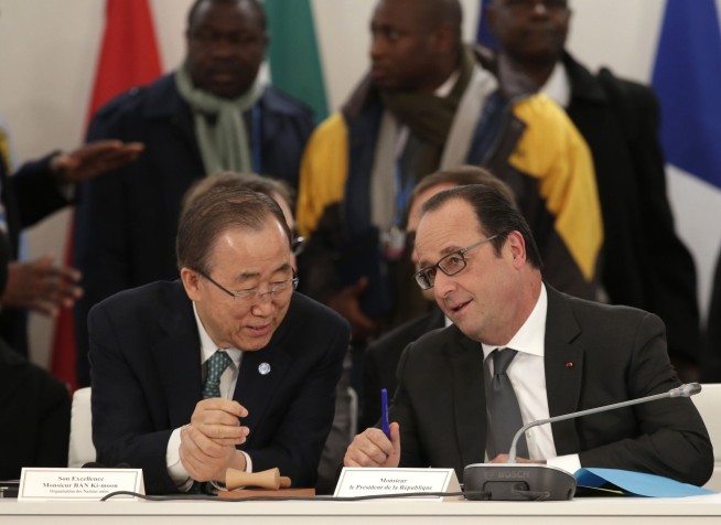 Obama says parts of climate deal must be legally binding