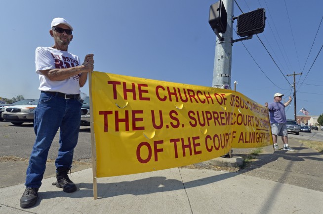 The Latest: Kentucky clerk ordered released from jail