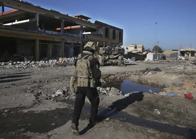 Iraqi forces push on against IS in eastern Mosul