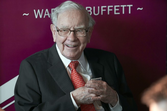 Warren Buffett's firm reports $2.7B loss on investment drop
