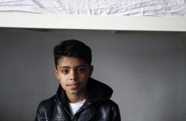 'Little Picasso' draws admiration in squalid Serbian camp