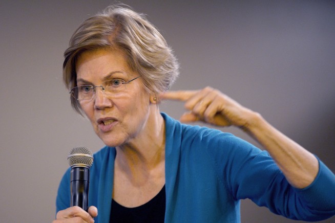 Warren's debut trip to Iowa ignites voter passion
