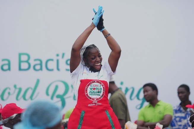 Nigerian chef breaks world record for cooking the largest jollof rice dish