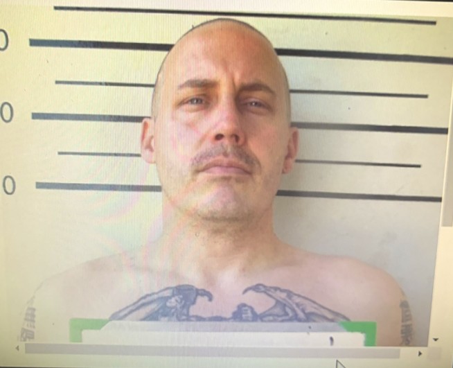 American fugitive shoots self, wife as Thai police close in