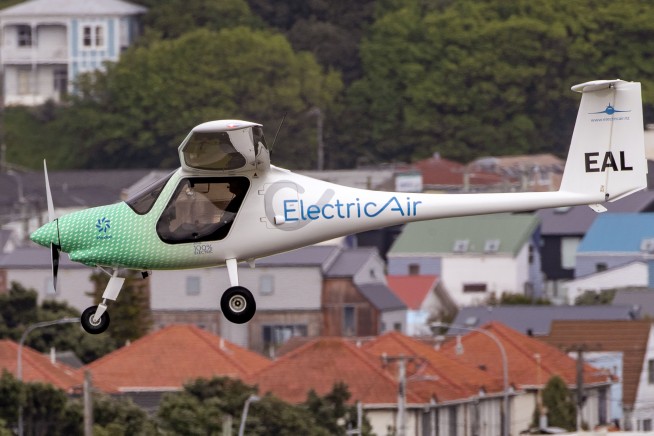 New Zealand strait crossed for first time by electric plane