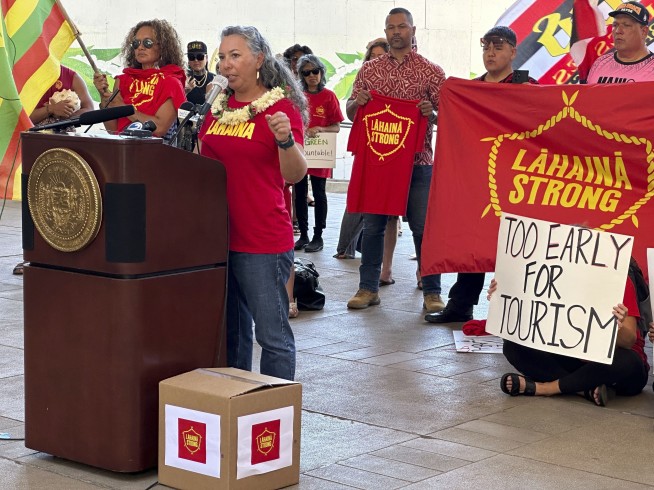 Lahaina residents deliver petition asking Hawaii governor to delay tourism reopening