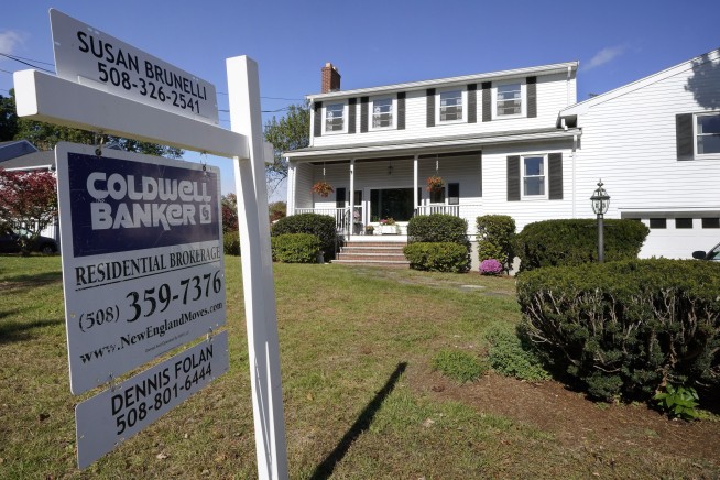 US existing home sales fall again as prices continue to soar