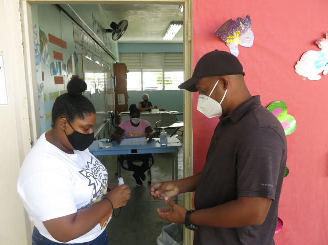 Puerto Rico governor loses primary of pro-statehood party